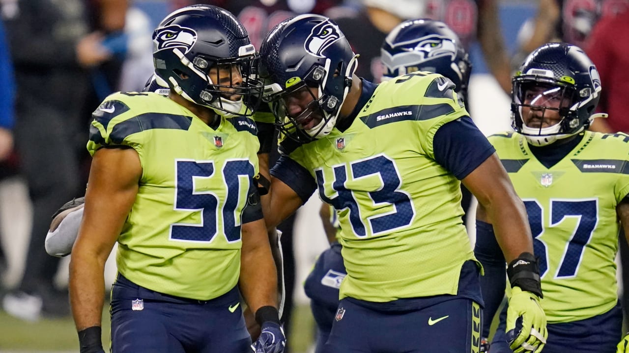 Seahawks find balance on offense, shut down wunderkind Murray in victory over Cardinals