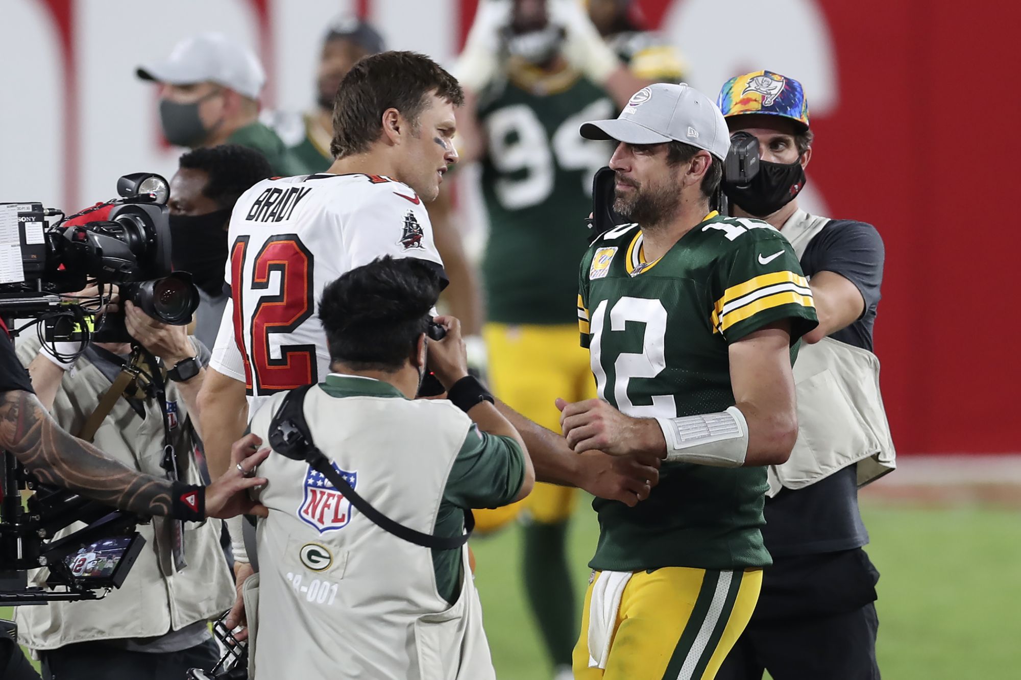 Tom Brady and Aaron Rodgers are flipping a middle finger after offseason of NFL preparing for life after them