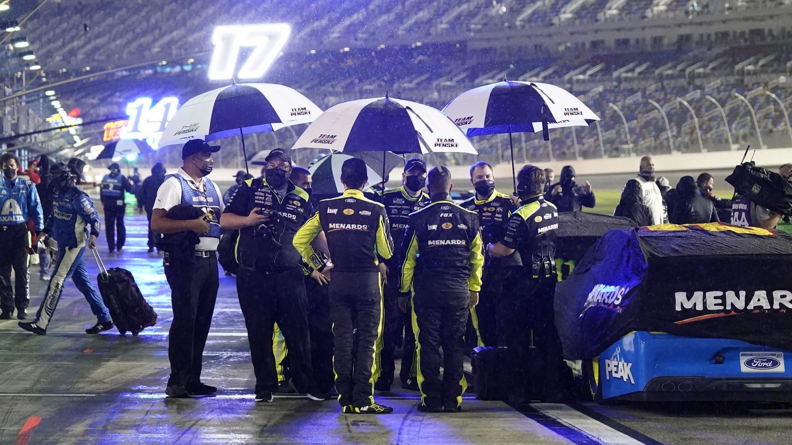 NASCAR prepares to open season with Daytona 500 as weather conditions cause additional hurdle for drivers