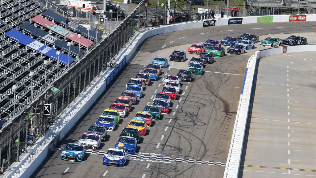Saturday Martinsville Cup race: Start time, weather, lineup
