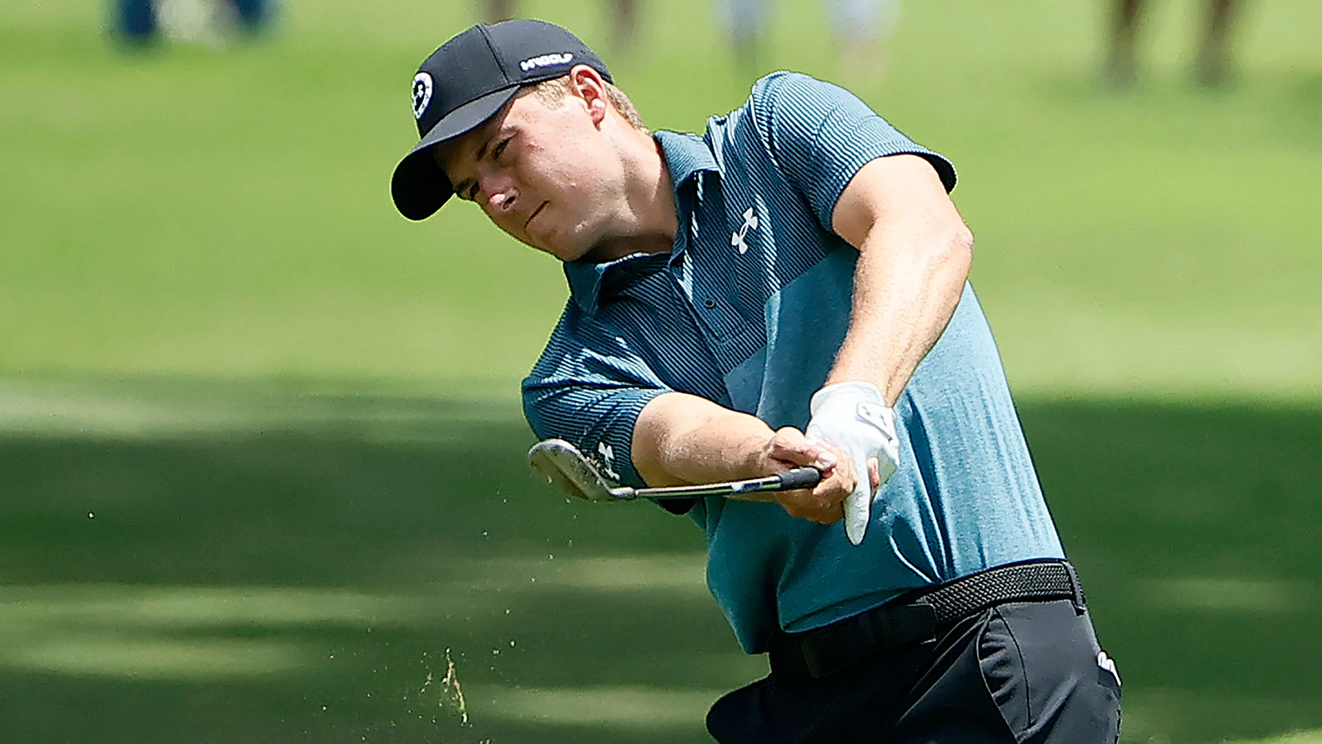 Jordan Spieth birdies the last to take one-shot lead into final round at Colonial