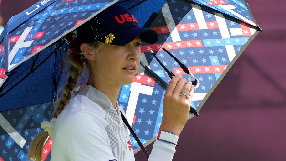 ‘Beast of heat’: Nelly Korda gets lightheaded; Thompson’s caddie drops out during steamy Round 1