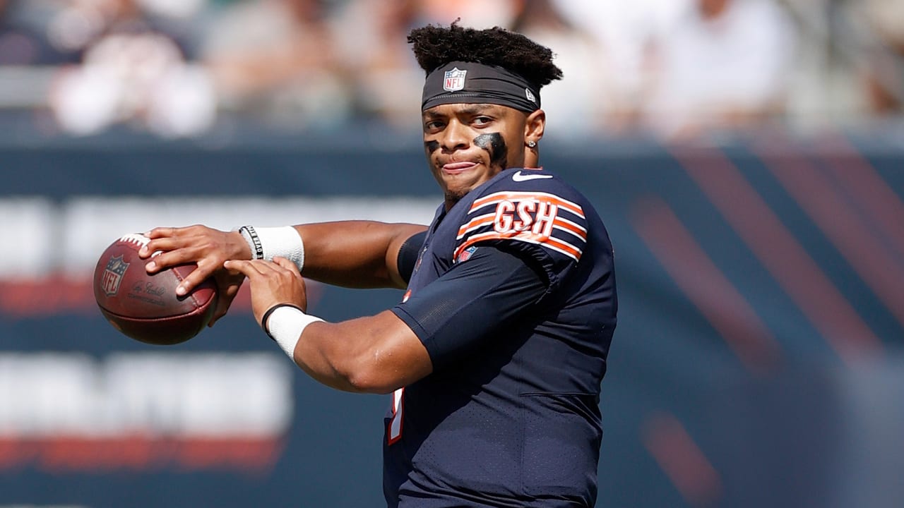 Bears QB Justin Fields, complete with photographic memory, debuts as starter in Week 3