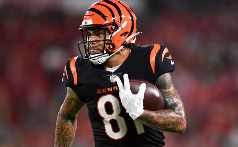 Bengals elevate Thaddeus Moss to active roster