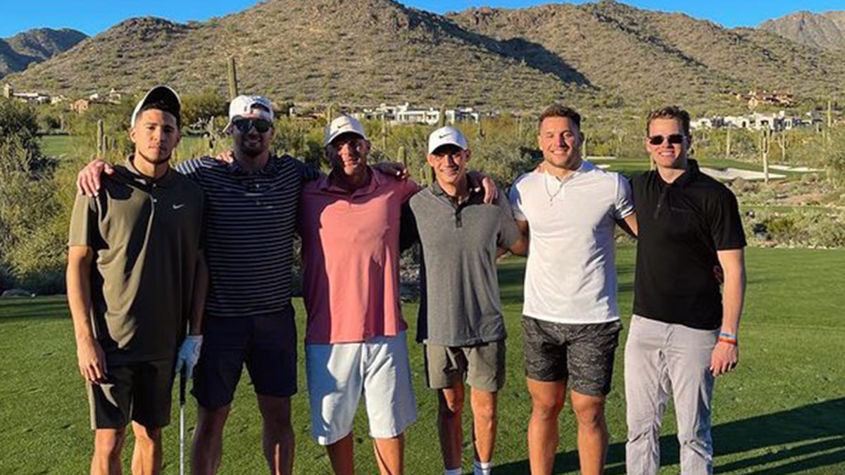 Joe Burrow All Smiles On Golf Course With Devin Booker, OSU Teammates