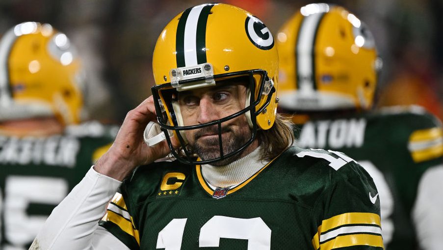 Report: Aaron Rodgers is “truly torn” on where to play in 2022