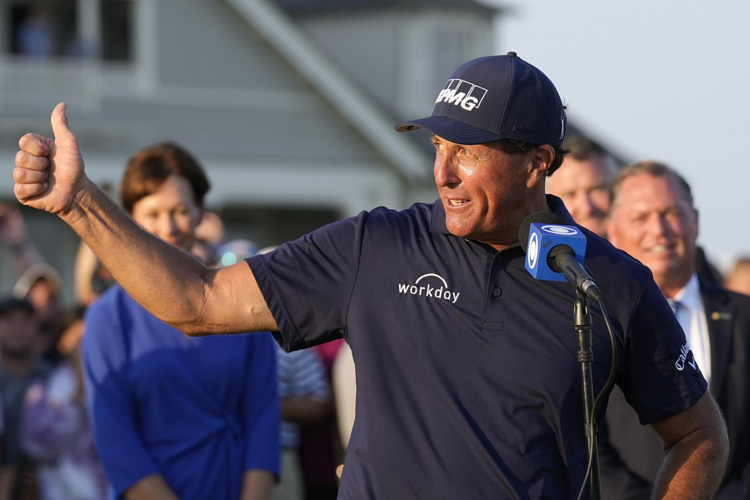 Mickelson decides not to defend title at PGA Championship