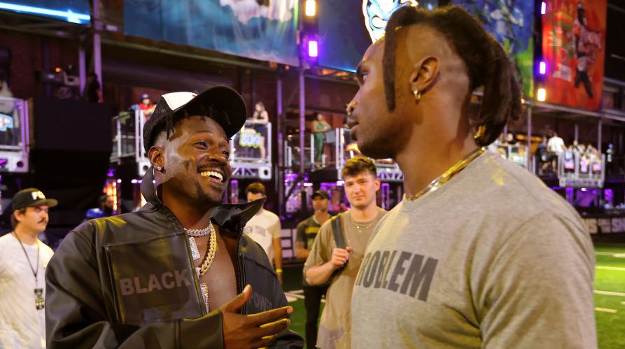 Antonio Brown says he’s not playing in 2022