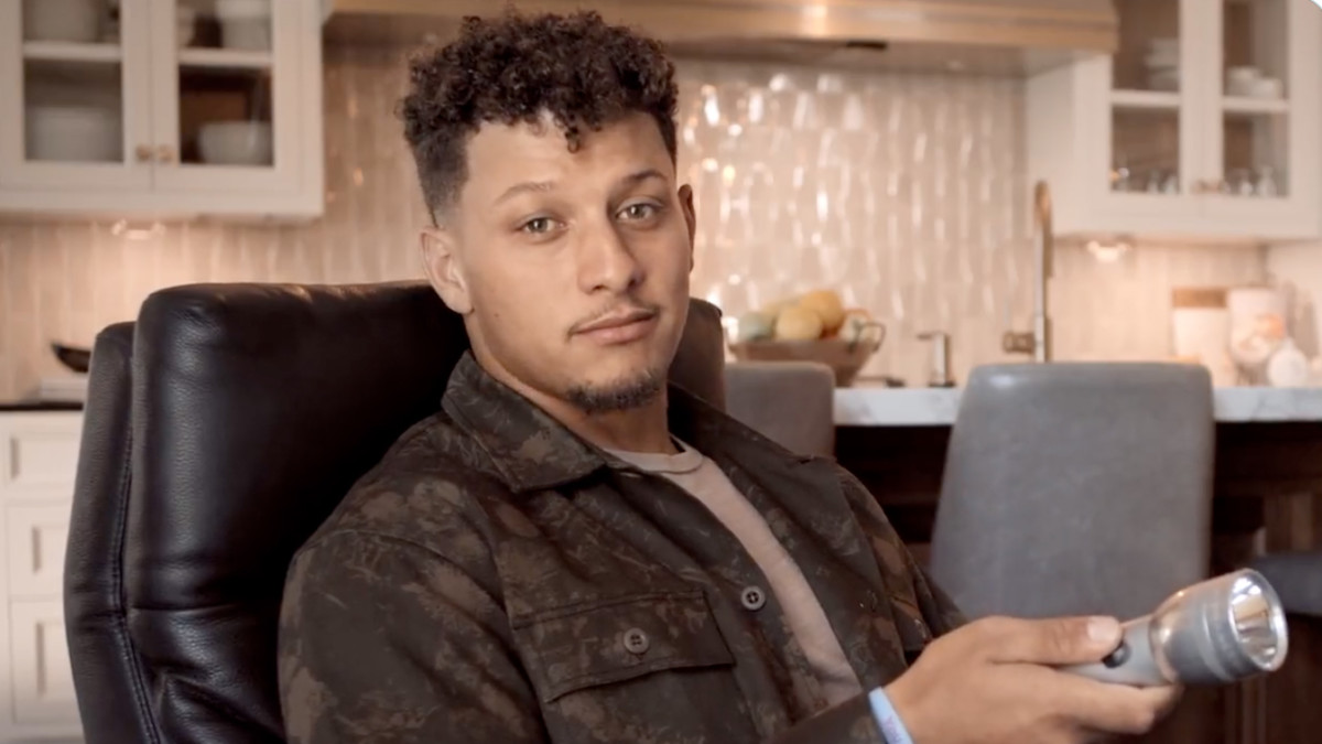 Patrick Mahomes Brilliantly Works Around NFL Rules for Appearing in Beer Commercials