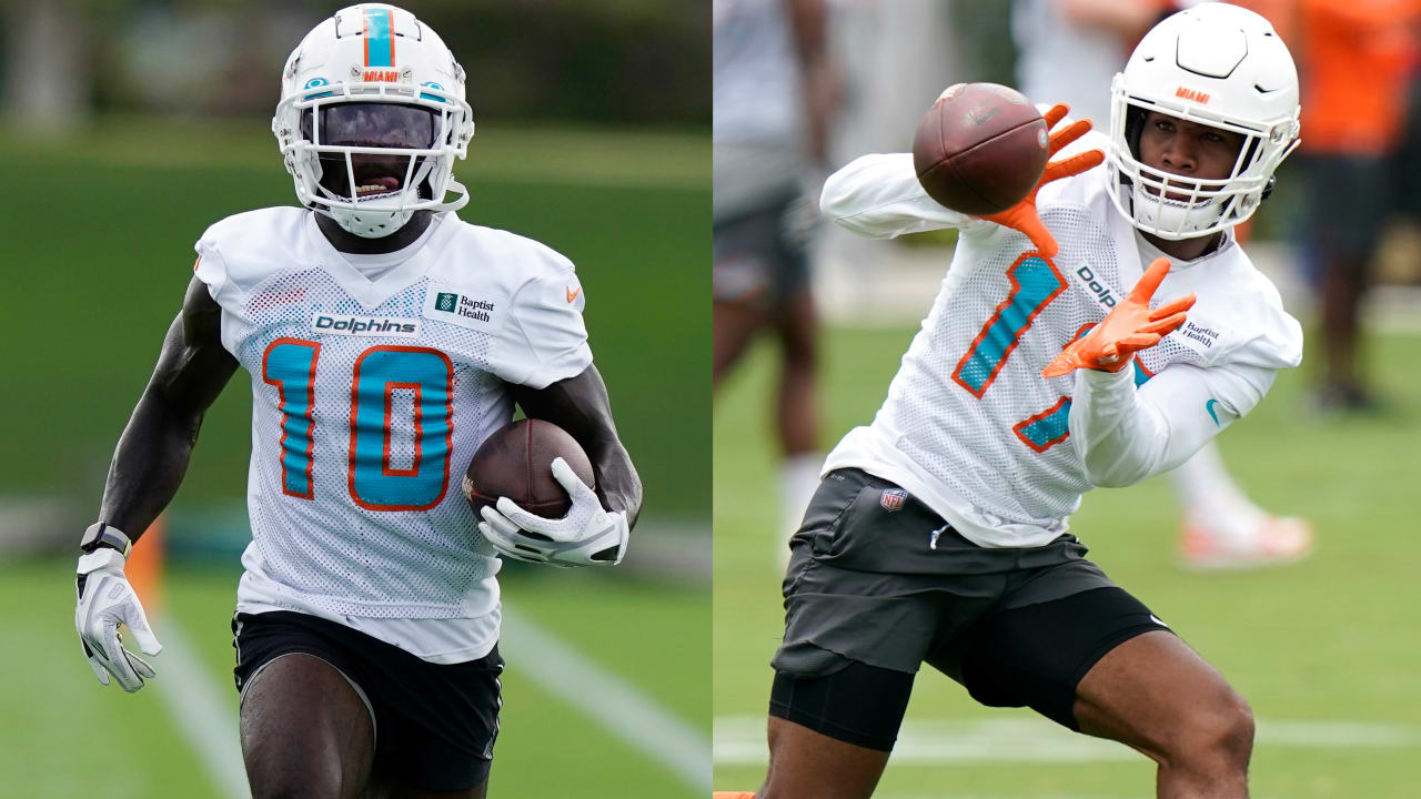 Training Camp Buzz: Dolphins’ Tyreek Hill, Jaylen Waddle will have opposing defenses ‘scared (expletive)’