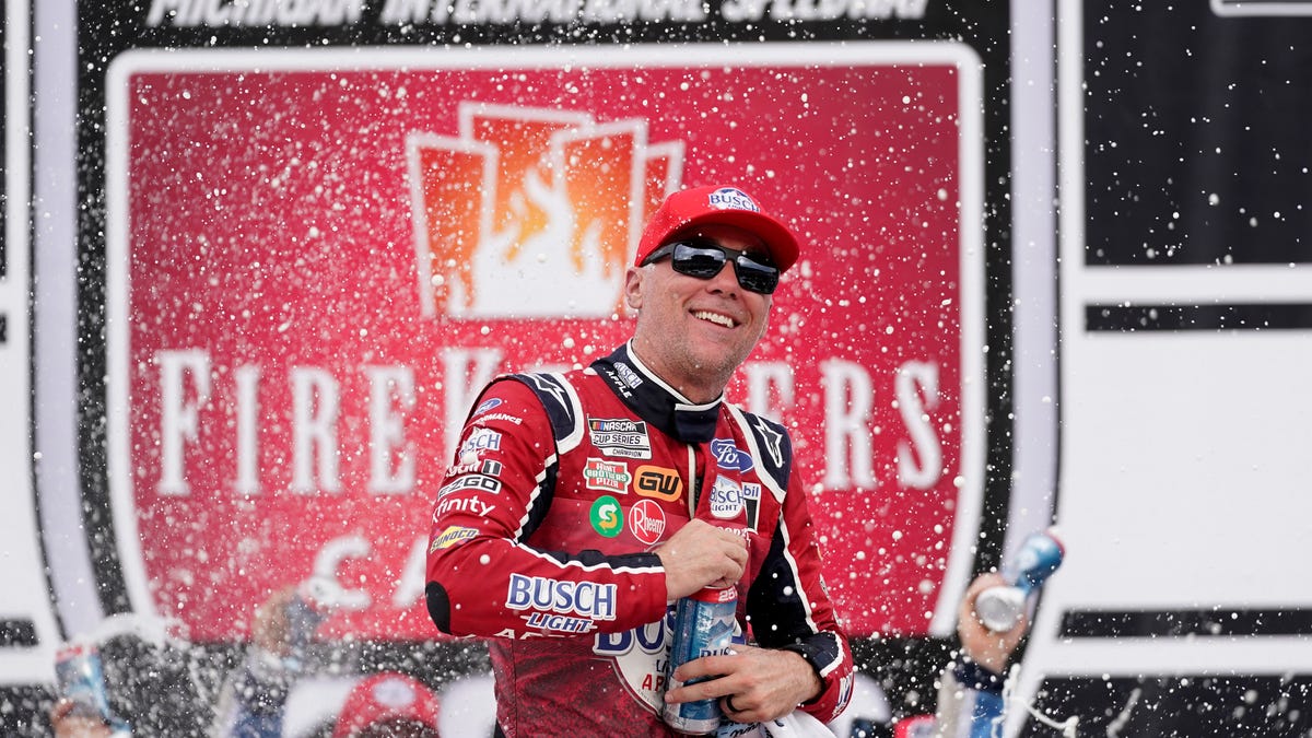 NASCAR: After Kevin Harvick’s good break, that baby was huntin’! -Journal
